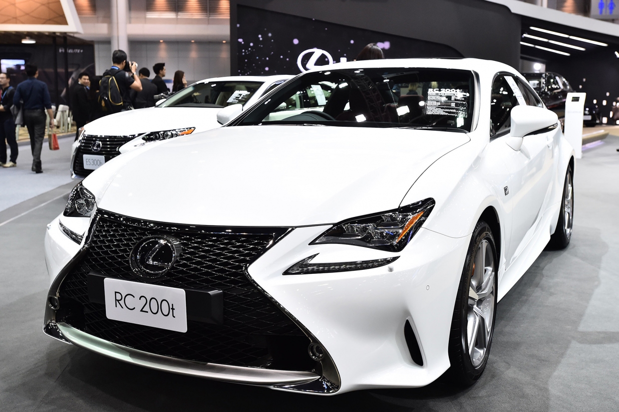 Lexus rc 200