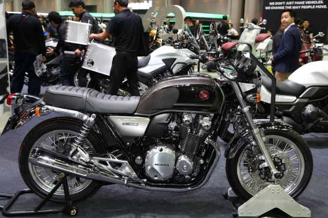 โอกาสที่เข้าร่วมงานมหกรรมยานยนต์ครั้งที่ 33 ฮอนด้ายังได้เตรียมรถบิ๊กไบค์รุ่นอื่นๆมาเปิดให้จองซื้อด้วยโปรโมชั่นสุดพิเศษอย่างคับคั่ง ทั้ง Honda CBR650F ,CBR500R ,CB500F