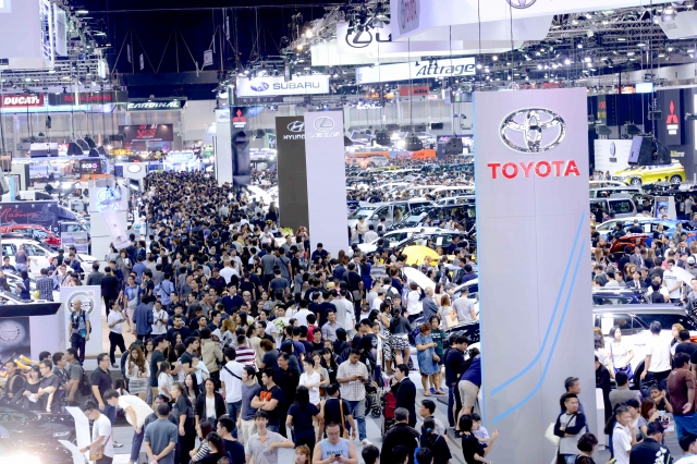 สิ้นสุดงาน “มหกรรมยานยนต์ ครั้งที่ 33” ทั้งภาครัฐ สื่อมวลชน และผู้ชมล้วนชื่นชมจัดงานได้เหมาะสม ทุกค่ายรถพอใจ ตลาดรถหรูขยายตัวชัดเจน จักรยานยนต์มาแรง ยอดจองสูงเป็นประวัติการณ์ สร้างเม็ดเงินหมุนเวียนรวม 4.5 หมื่นล้านบาท