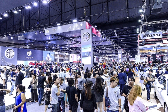 งาน Motor Expo 2017 ดำเนินมาถึง 2 วันสุดท้าย (วันที่ 10-11 ธันวาคม 2560) มาดูยอดจองของรถยนต์ และมอเตอร์ไซค์จนถึงตอนนี้ และแนวโน้มเมื่อเทียบกับปีก่อนหน้า